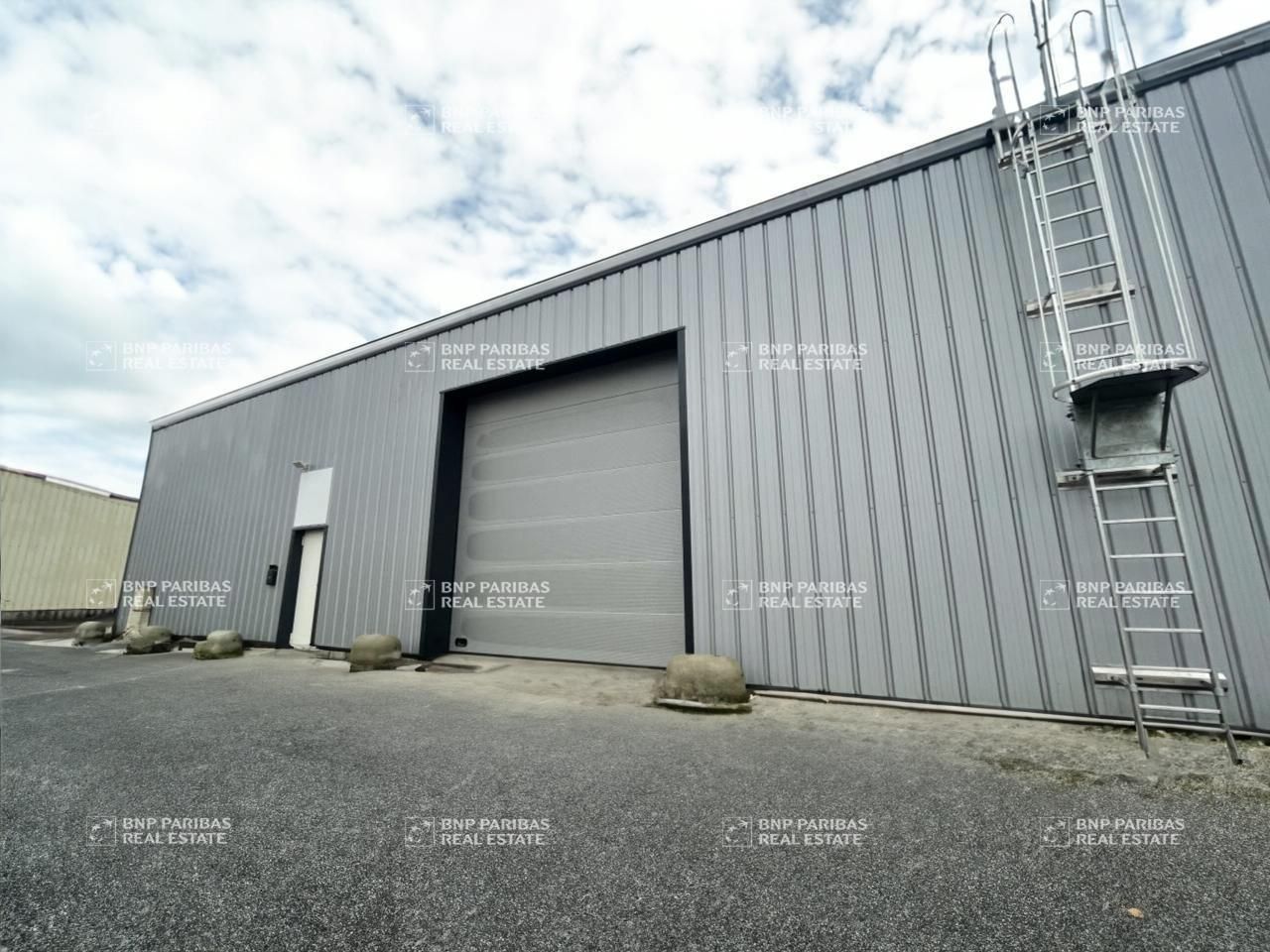 630 m² pour ce activité en location à Saint-jean-de-braye