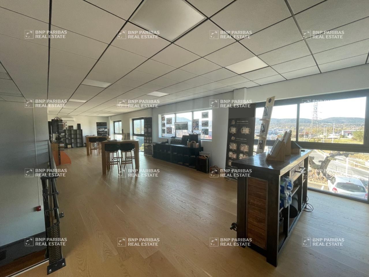 1920 m² pour ce activité en vente à Saint-martin-de-londres