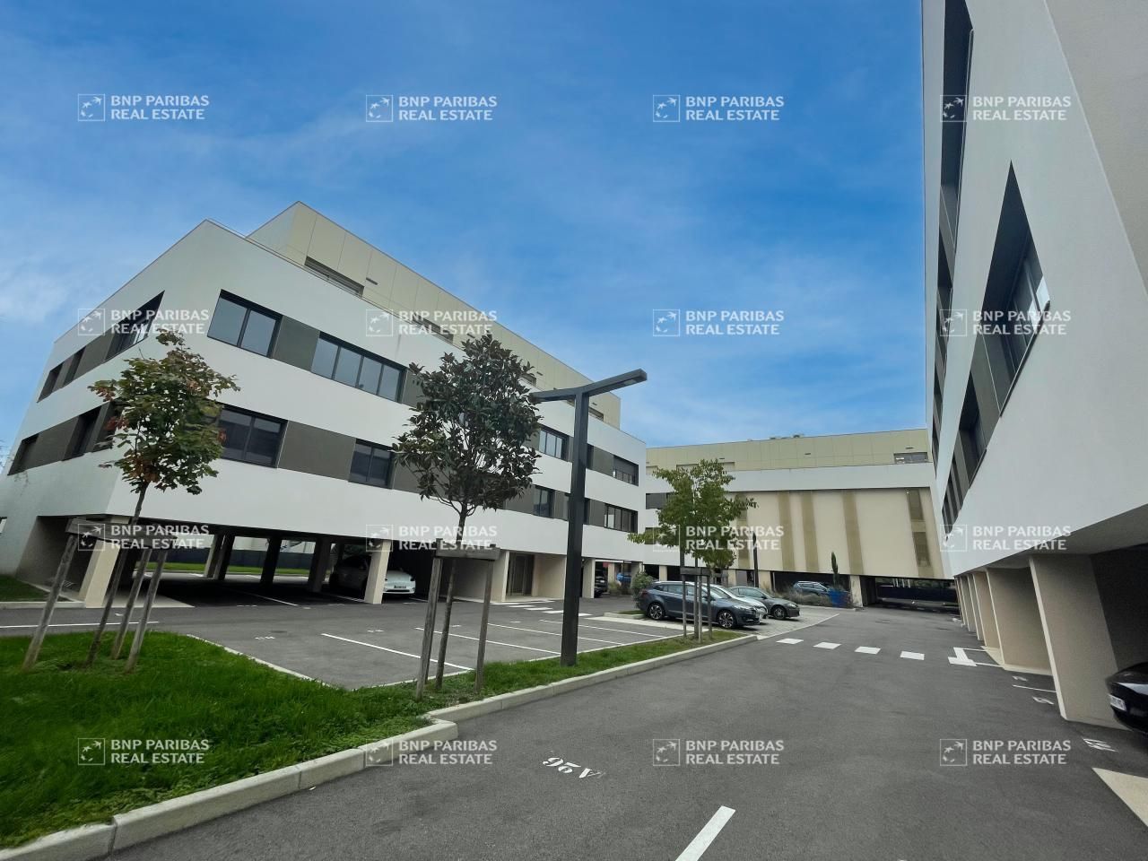 752 m² pour ce bureaux en location à Dardilly