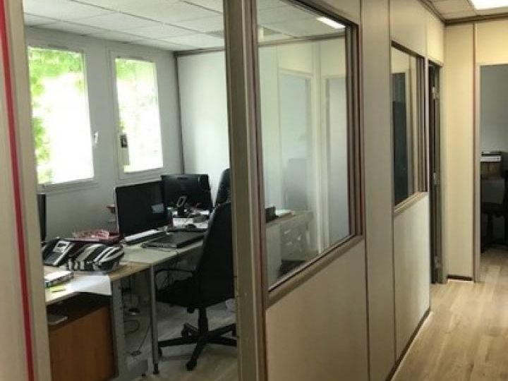 85 m² pour ce bureaux en location à Montrouge