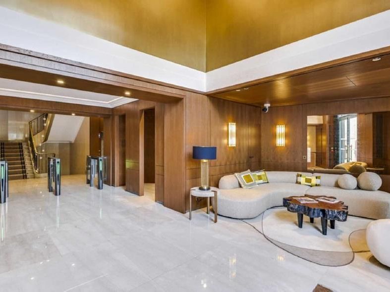 295 m² pour ce bureaux en location à Paris