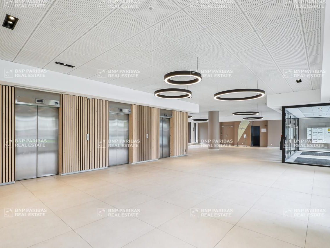 1386 m² pour ce bureaux en location à Paris