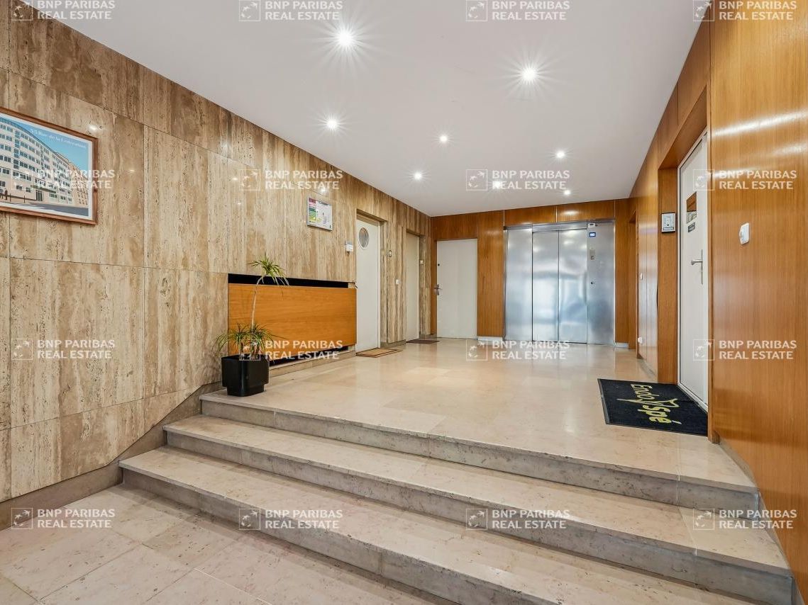 297 m² pour ce bureaux en location à Paris