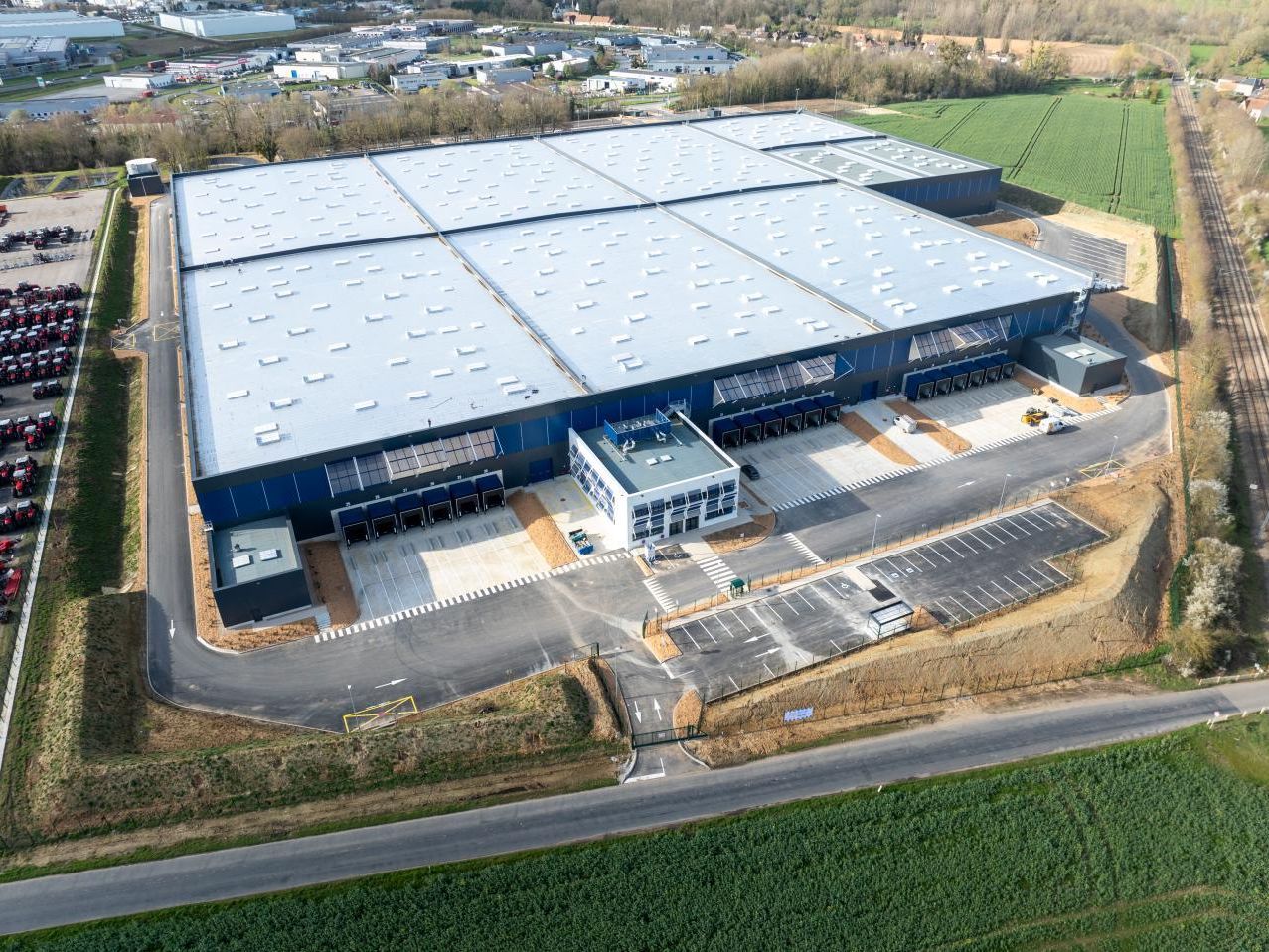 19206.2 m² pour cetentrepôts classe a en location à Allonne