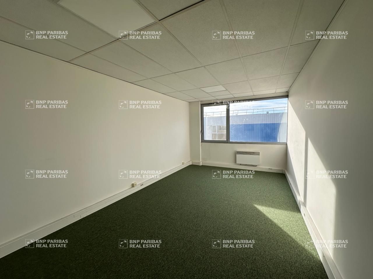 Location Bureaux 155 m² non divisibles 77420 Champs-sur-marne