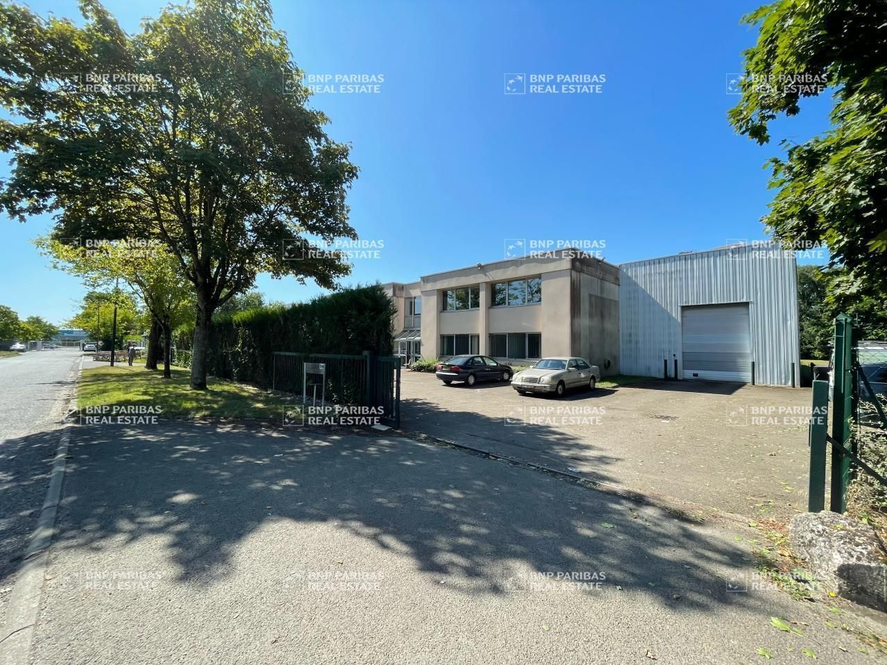Vente Activité 2104 m² non divisibles 78310 Coignières