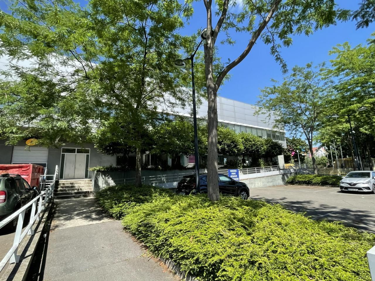 363.4 m² pour ce bureaux en location à Aubervilliers