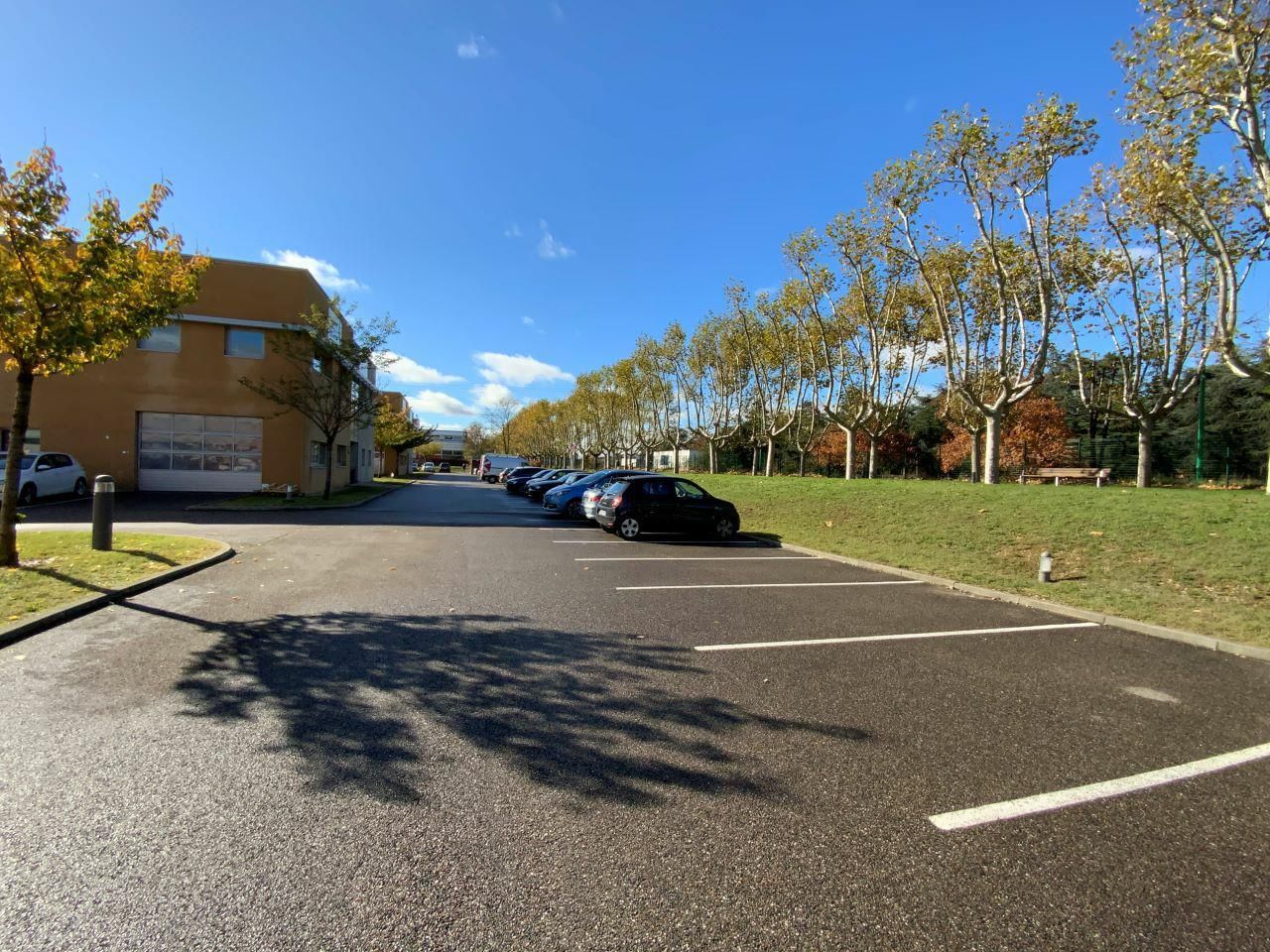 3982 m² pour ce bureaux en location à Saint-priest