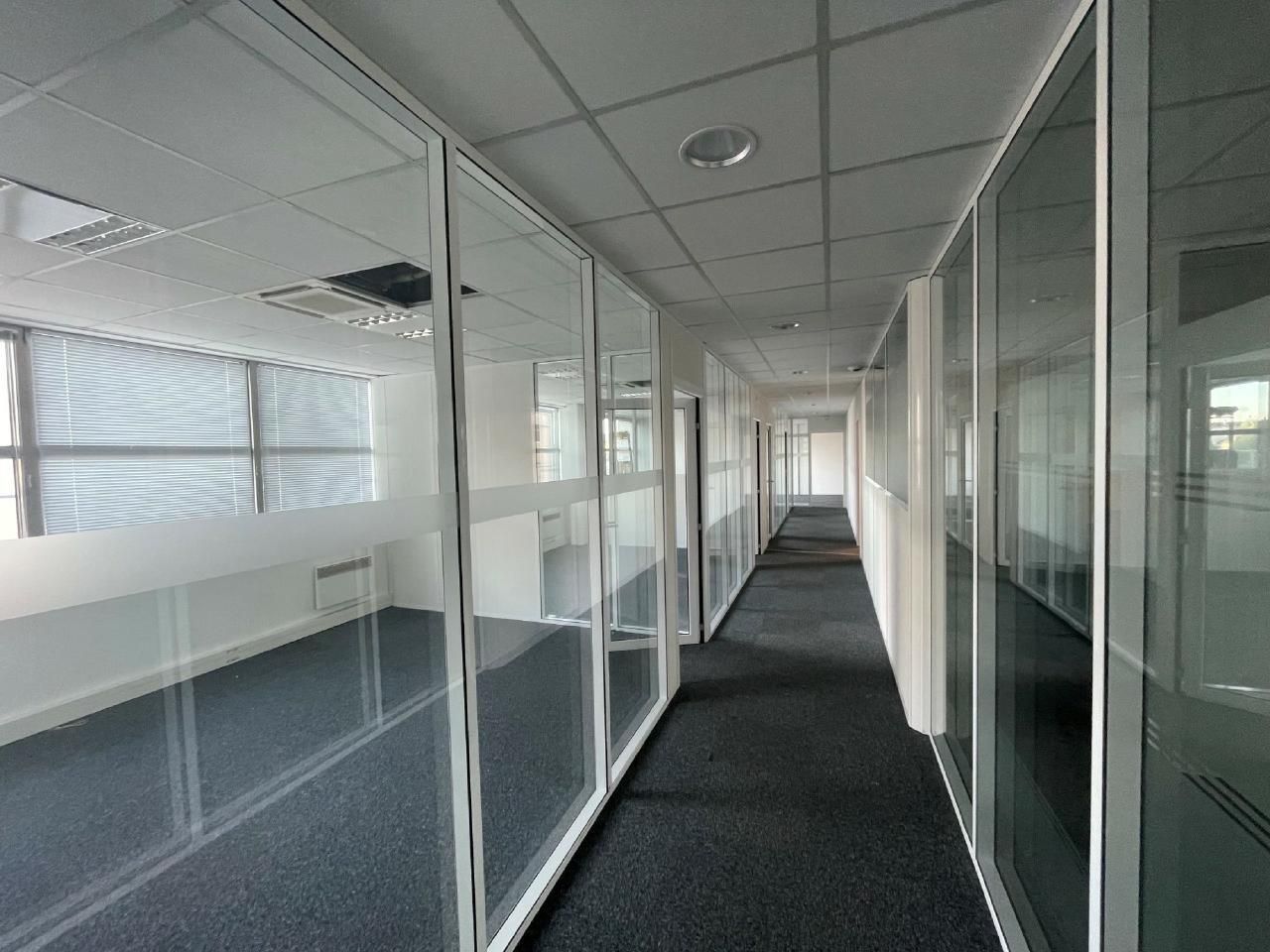 562 m² pour ce bureaux en location à Alfortville