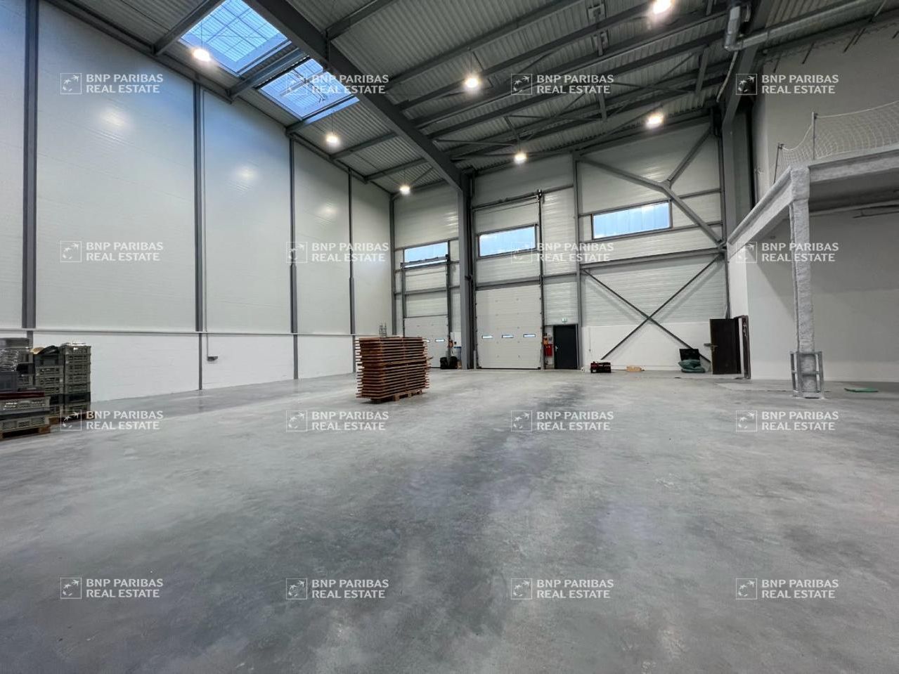 1478 m² pour ce activité en location à Les sorinières