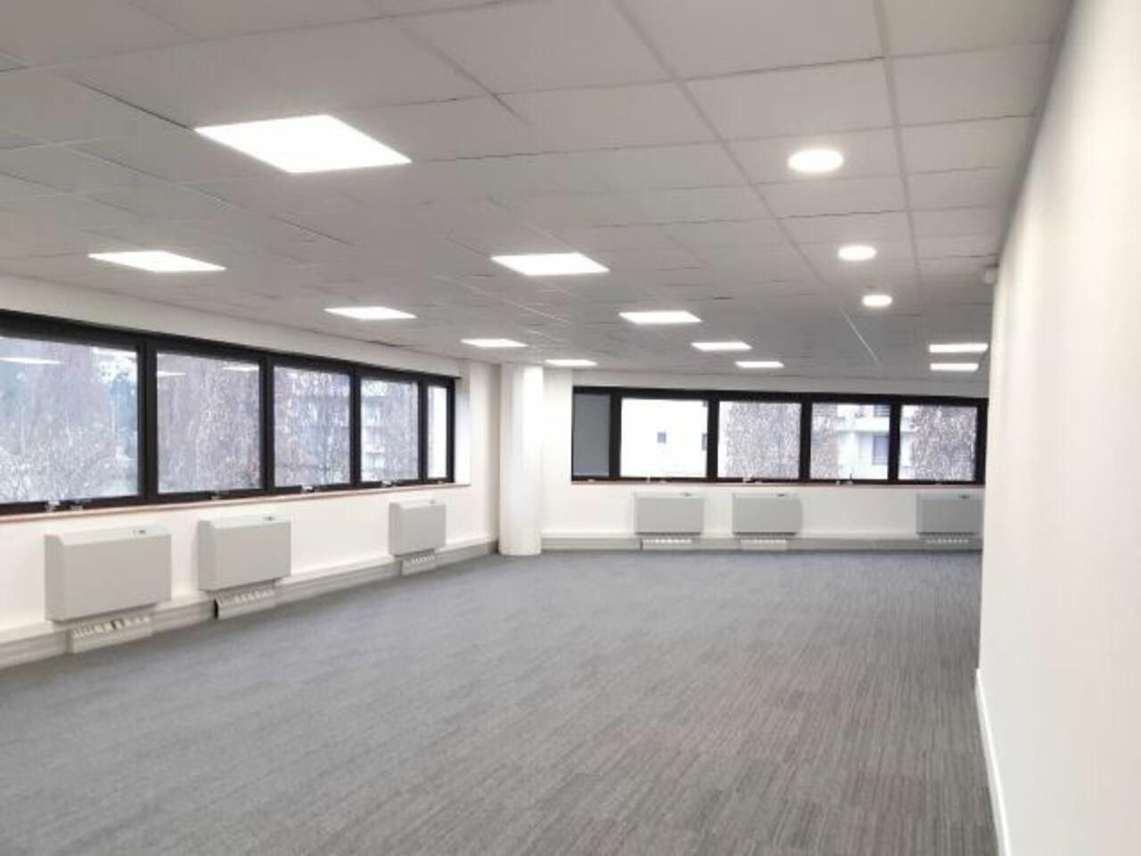 1396 m² pour ce bureaux en location à Le bourget-du-lac