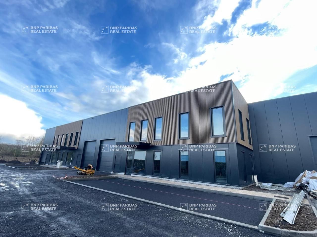 909 m² pour ce activité en vente à Douai