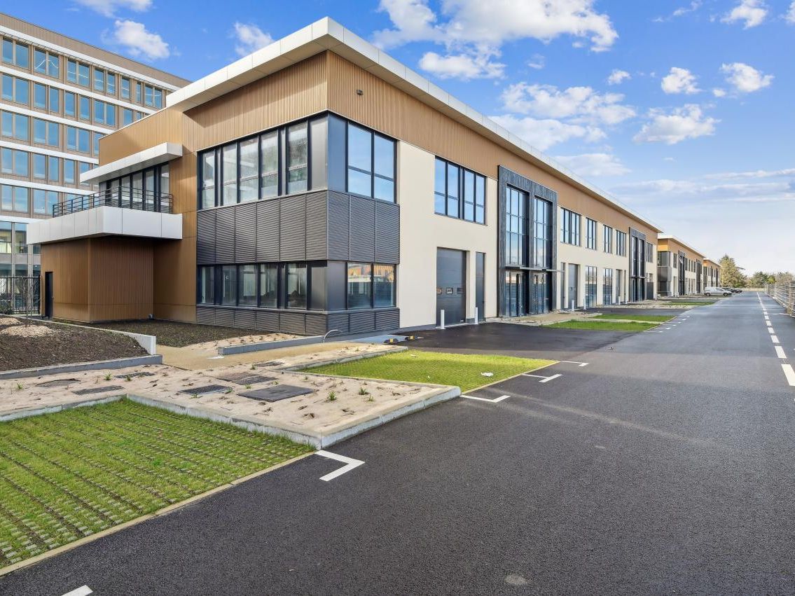 Location PME-PMI 3664 m² non divisibles 92000 Nanterre