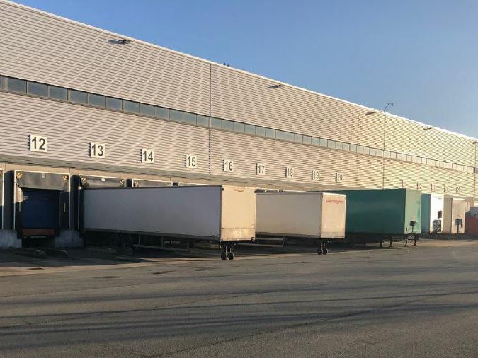 18987 m² pour cetentrepôts classe a en location à Houplines