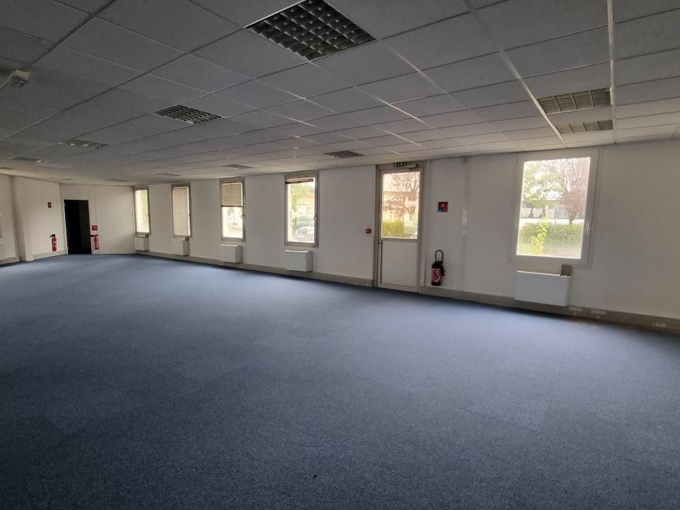 175 m² pour ce bureaux en vente à Bron