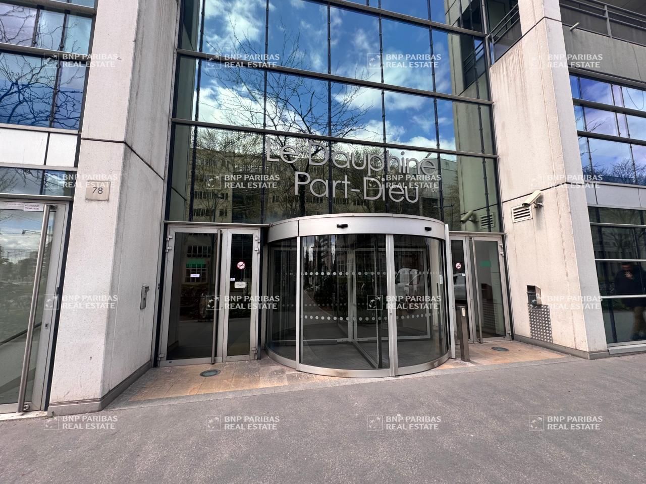 841 m² pour ce bureaux en location à Lyon