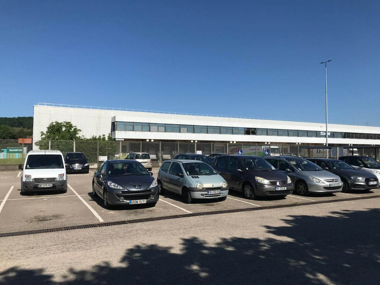 4614 m² pour cetentrepôts classe a en location à Auxerre