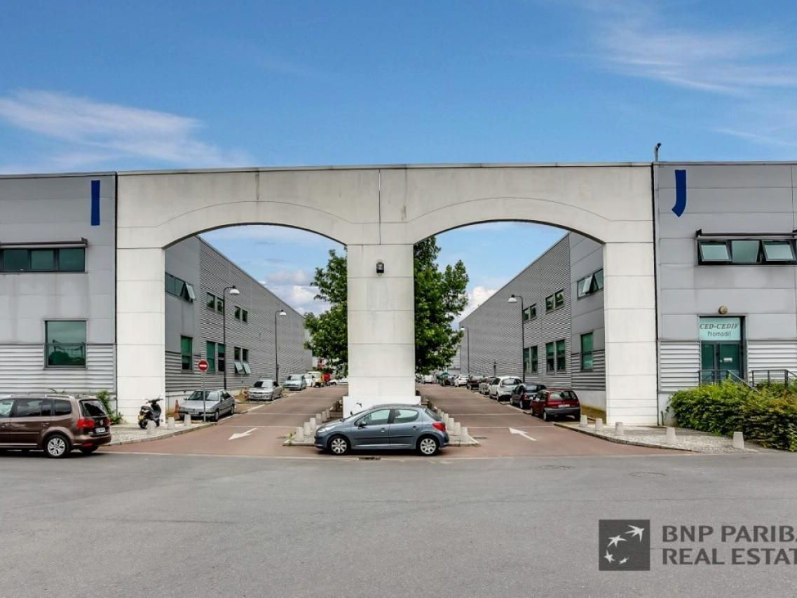 Location Bureaux 892 m² non divisibles 94200 Ivry-sur-seine