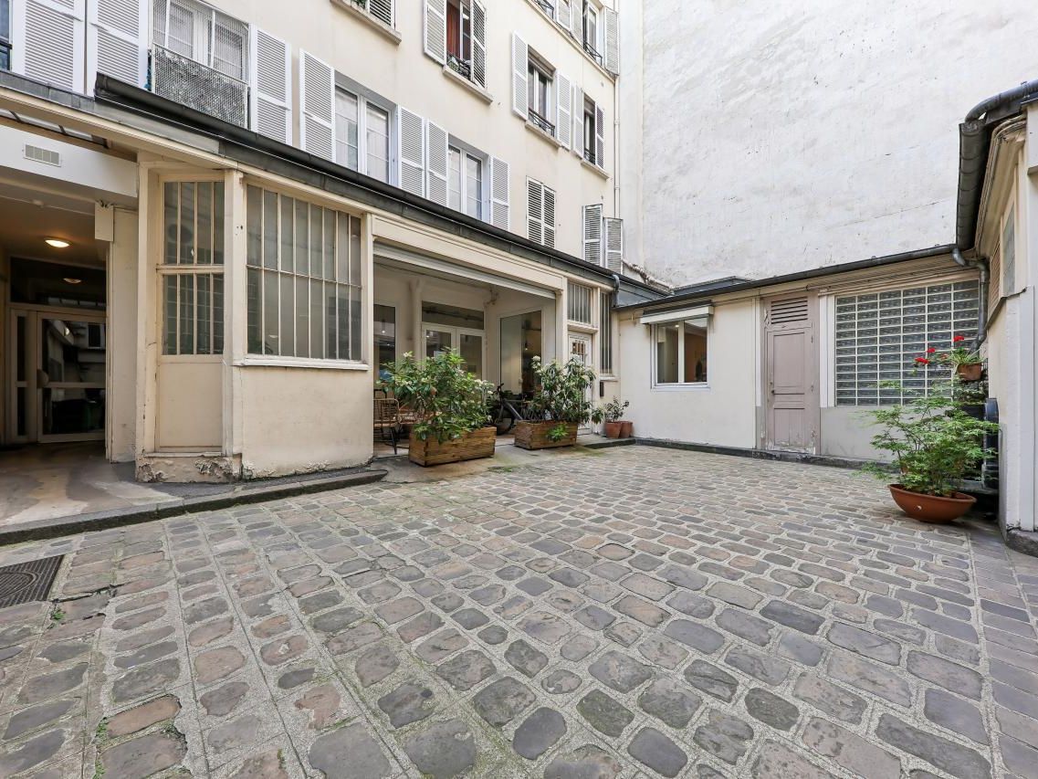 177.4 m² pour ce bureaux en location à Paris