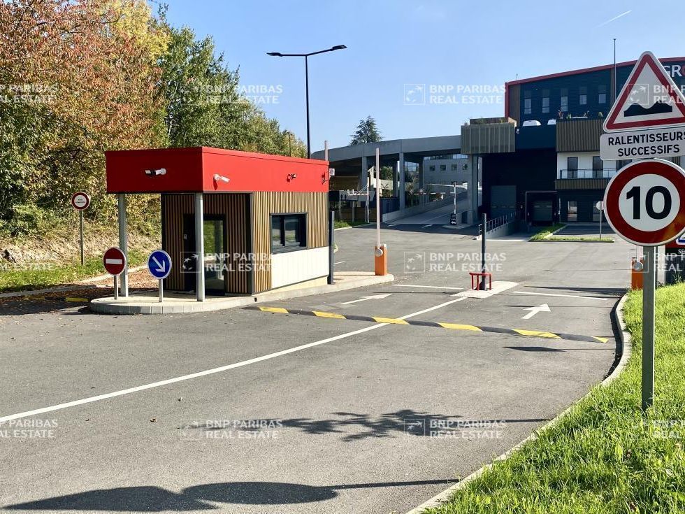 Location Activité 1081 m² non divisibles 78990 Élancourt