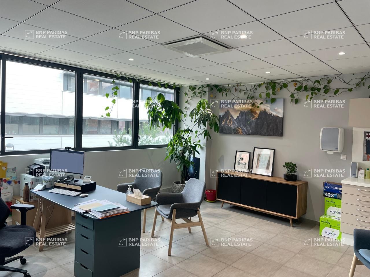 126.9 m² pour ce bureaux en vente à Saint-martin-d'hères