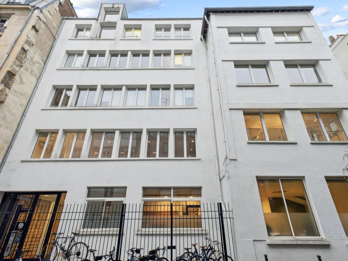 352 m² pour ce bureaux en location à Paris