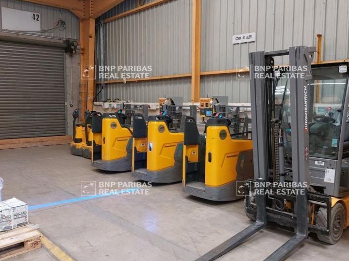 2487 m² pour cetentrepôts classe c en vente à Nîmes