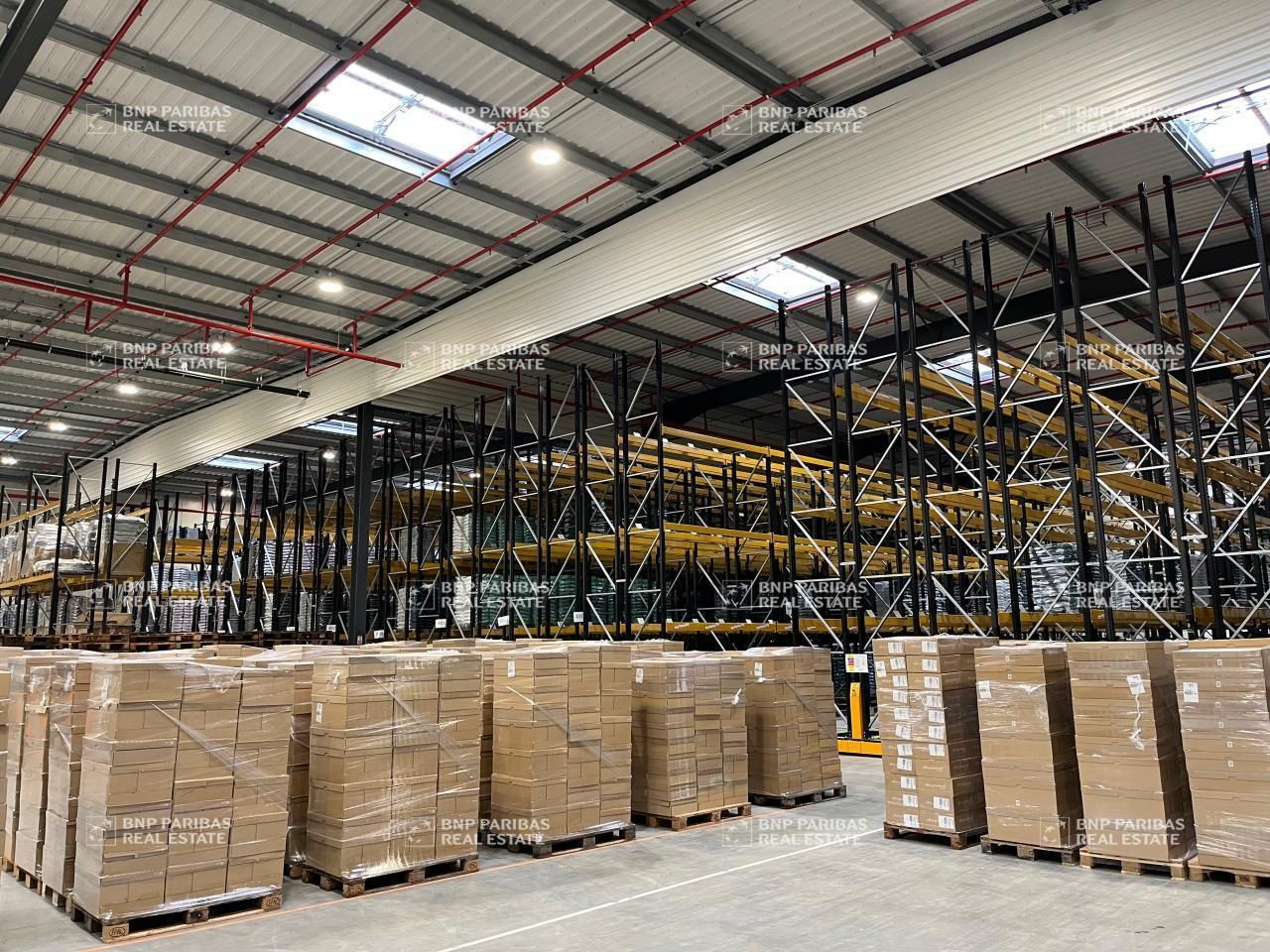 14243 m² pour cetentrepôts classe b en vente à Estillac