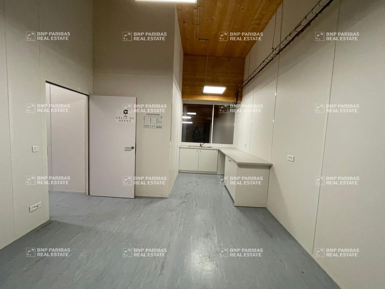1195 m² pour ce activité en location à Wattrelos