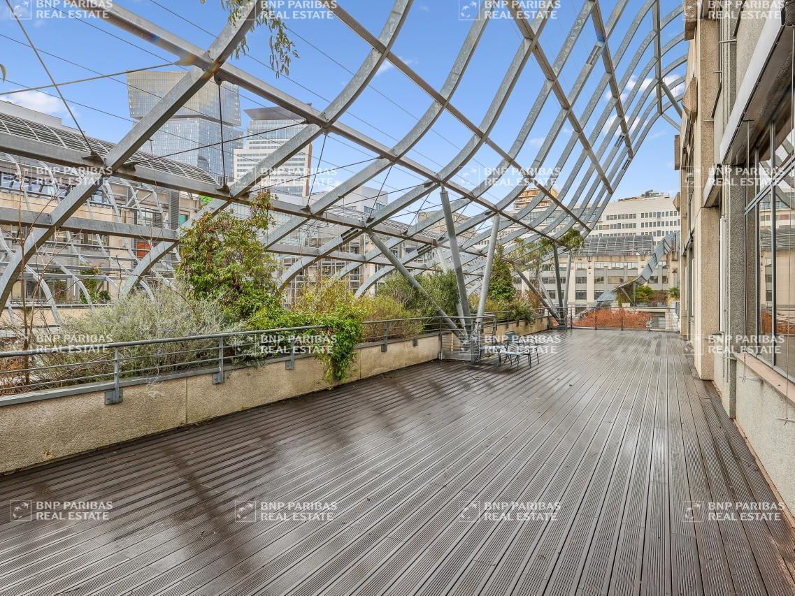 6682 m² pour ce bureaux en location à Paris