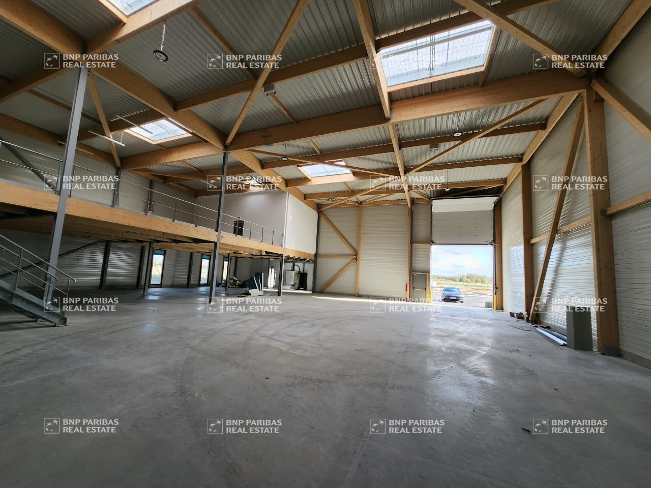 699.8 m² pour ce pme-pmi en location à Courtry
