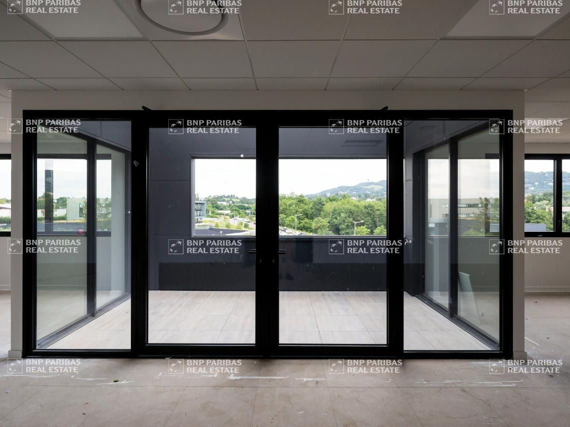 830 m² pour ce bureaux en location à Limonest