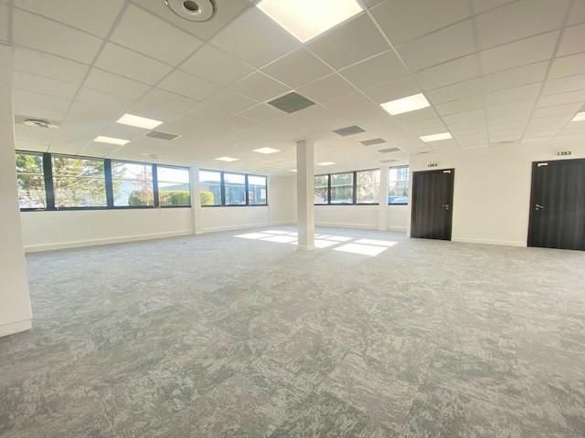 313 m² pour ce bureaux en location à Pessac