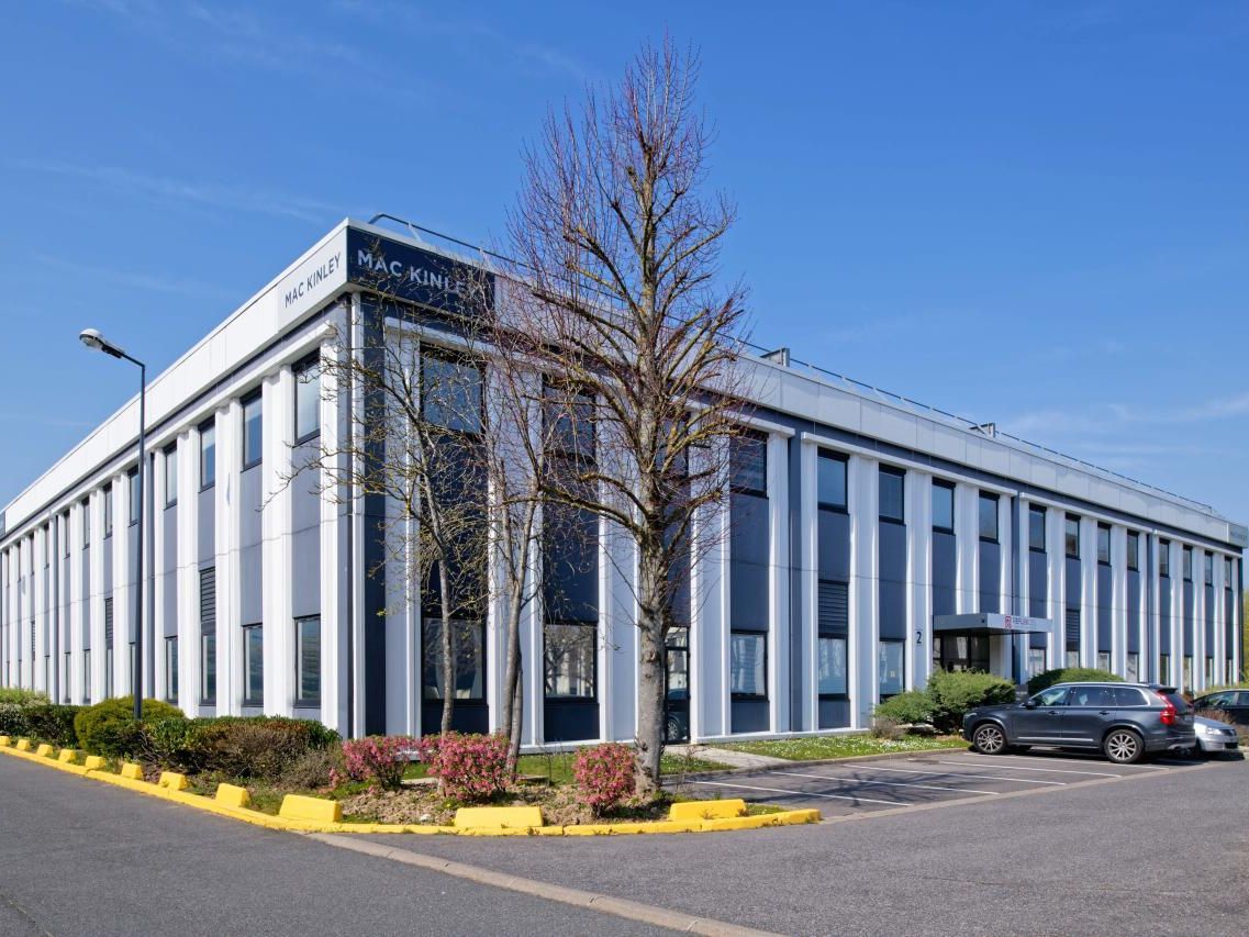 Location PME-PMI 2263 m² divisibles 91090 Lisses