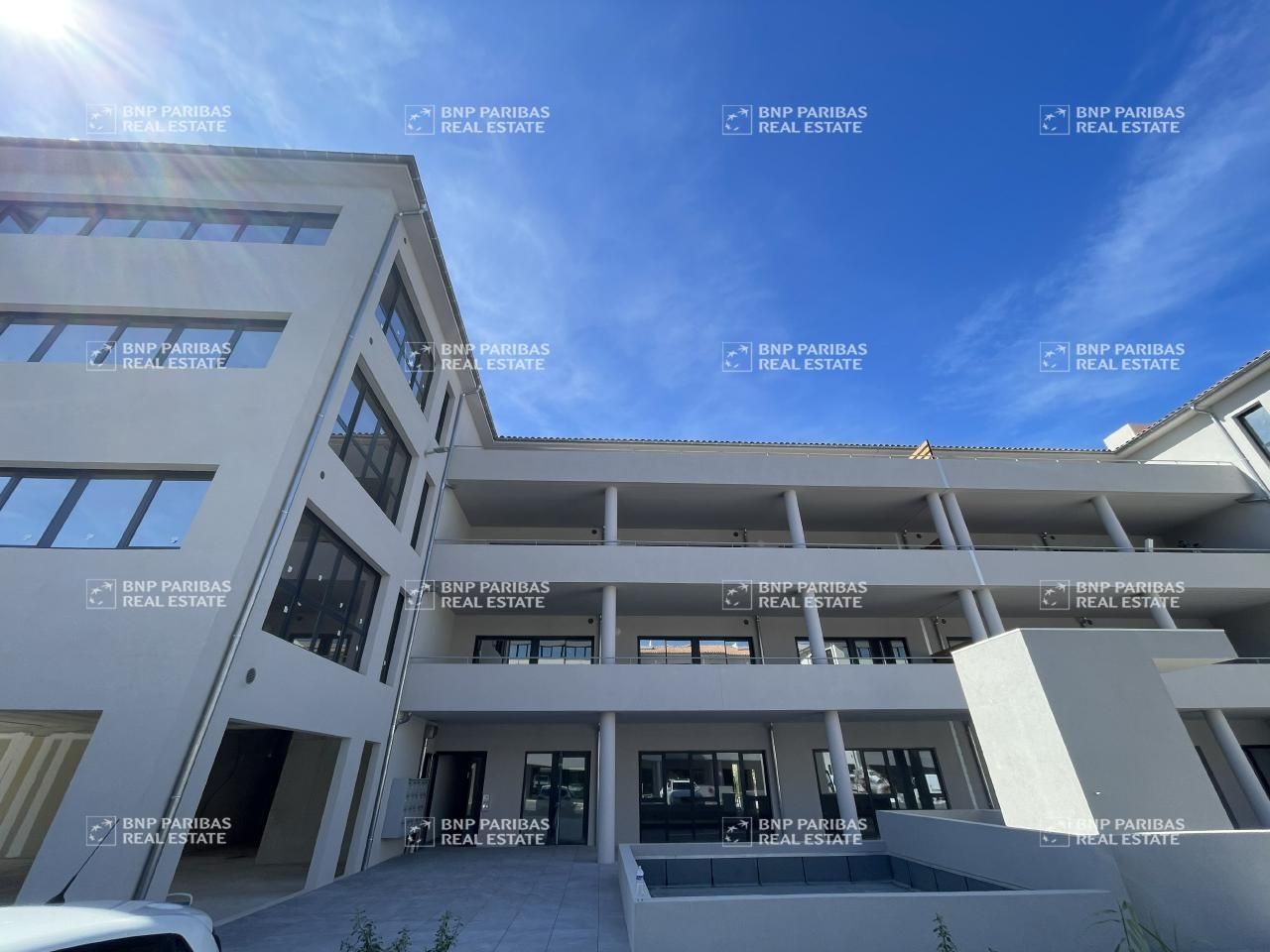 Location Bureaux 354.12 m² non divisibles 13400 Aubagne