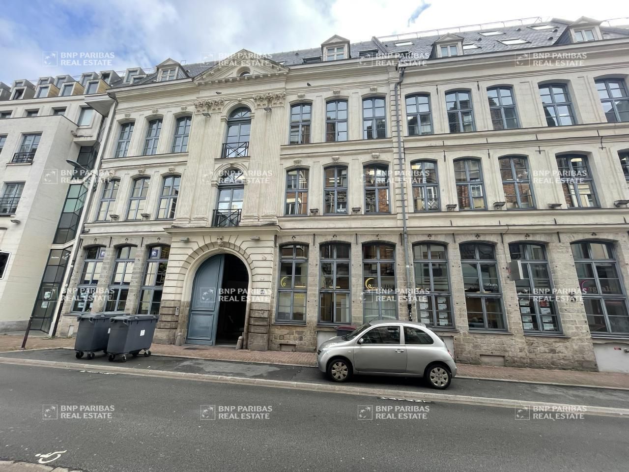Location Bureaux 851.88 m² divisibles 59800 Lille