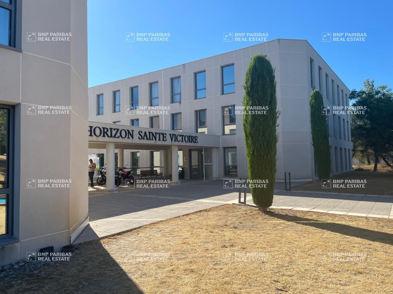 Location Bureaux 300.79 m² divisibles 13290 Aix en provence
