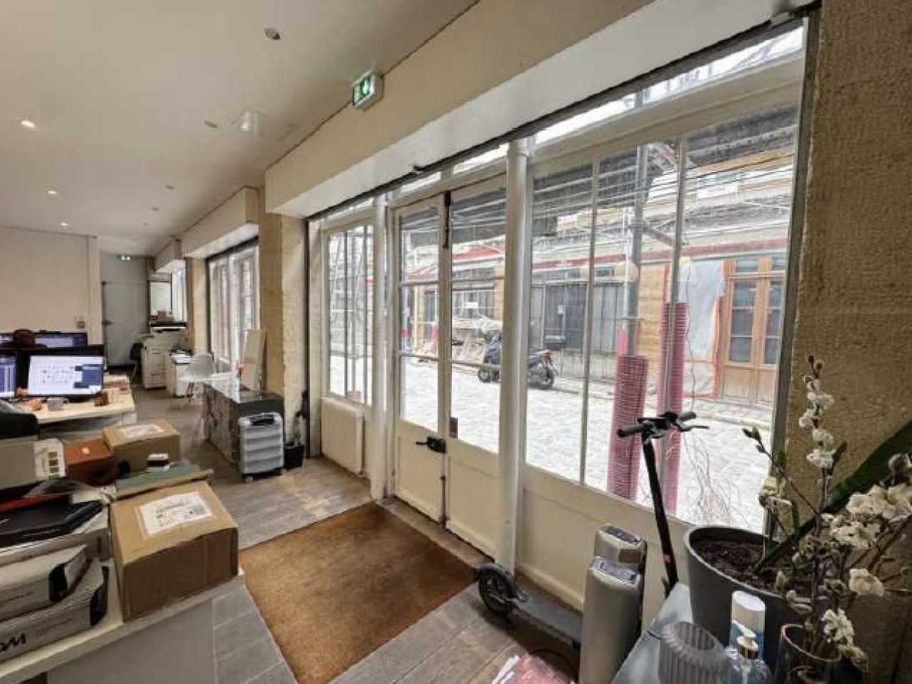 Location Bureaux 80 m² non divisibles 75011 Paris