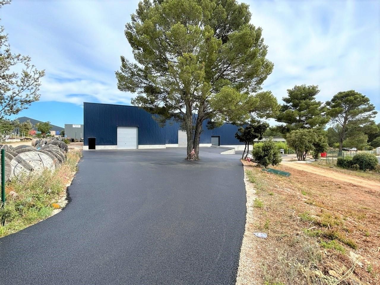 Location Activité 1365 m² divisibles 83870 Signes