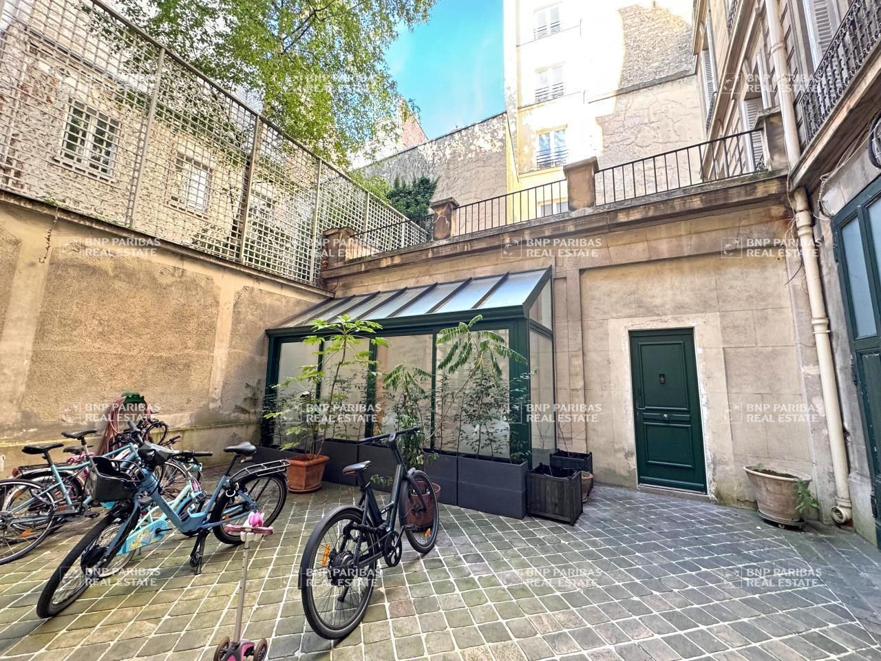 Vente Bureaux 107.1 m² non divisibles 75008 Paris