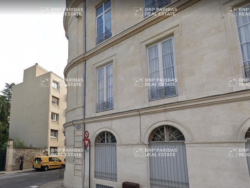 524 m² pour ce bureaux en location à Nîmes
