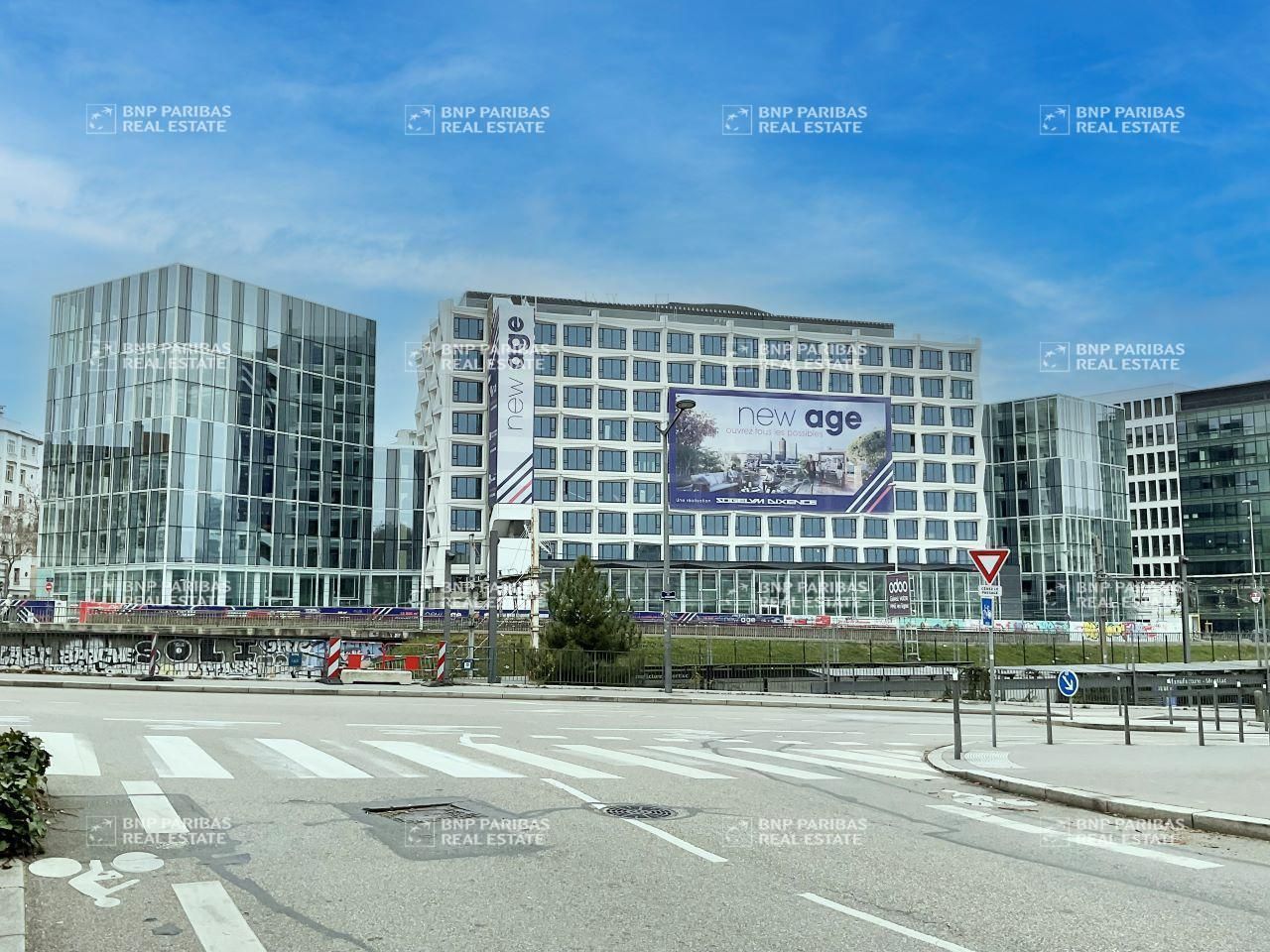 9139 m² pour ce bureaux en location à Lyon