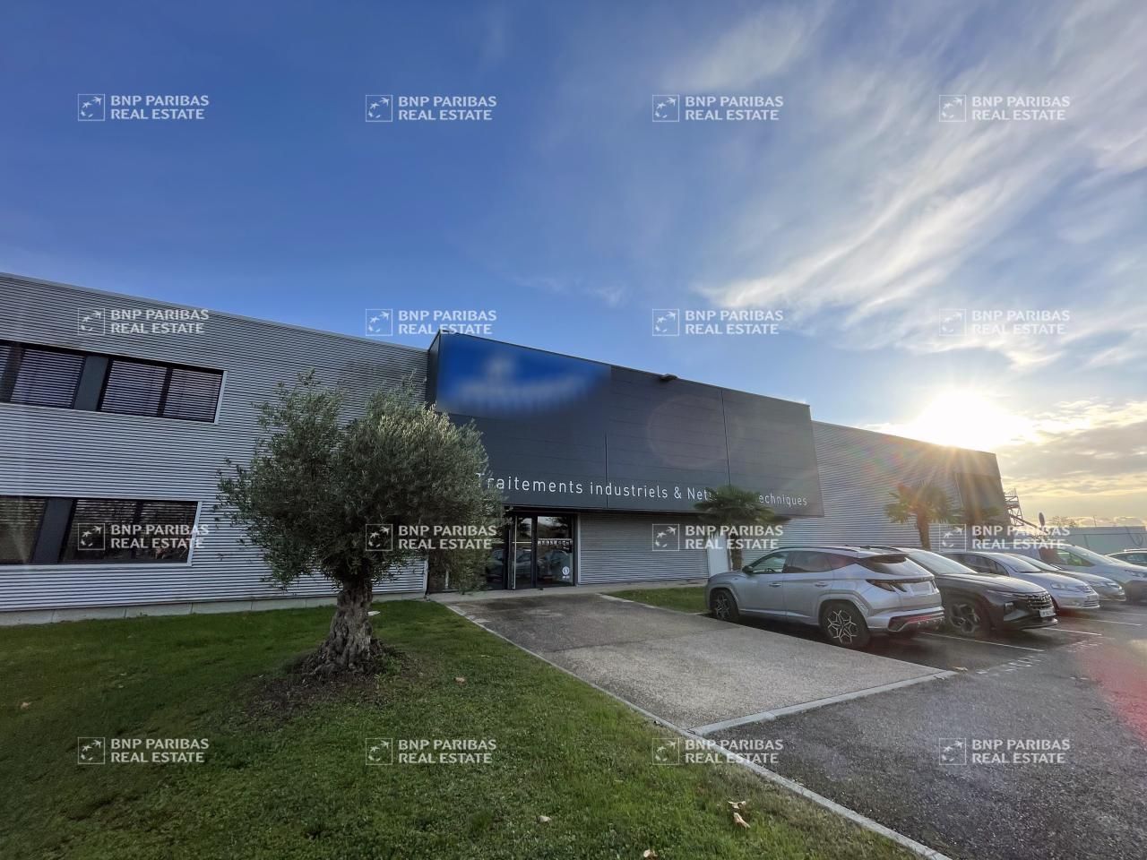 2600 m² pour ce activité en location à Montauban