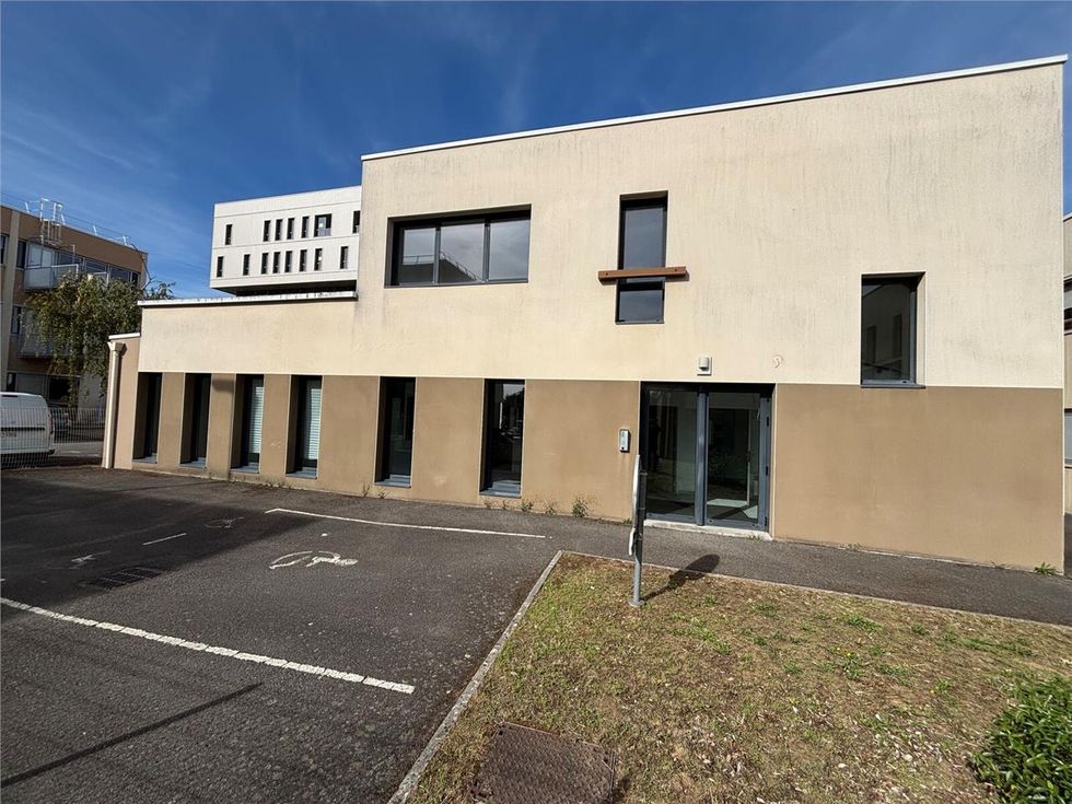 Nous vous présentons à la vente ou 