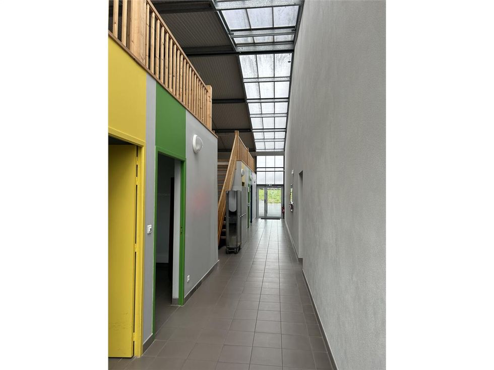 Dans une petite zone d'activité du sud loire