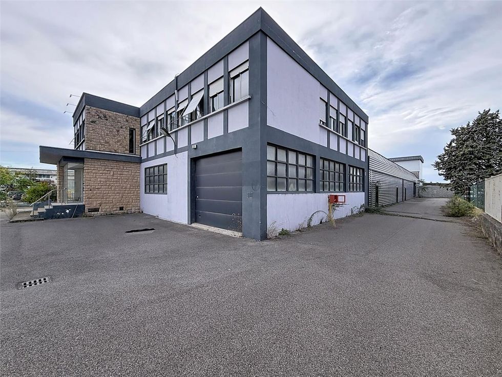 BMR Immobilier vous propose à la vente un bâtimen