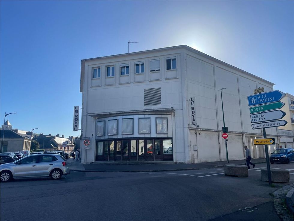 En centre-ville de Pont-Audemer, sur un axe bénéf
