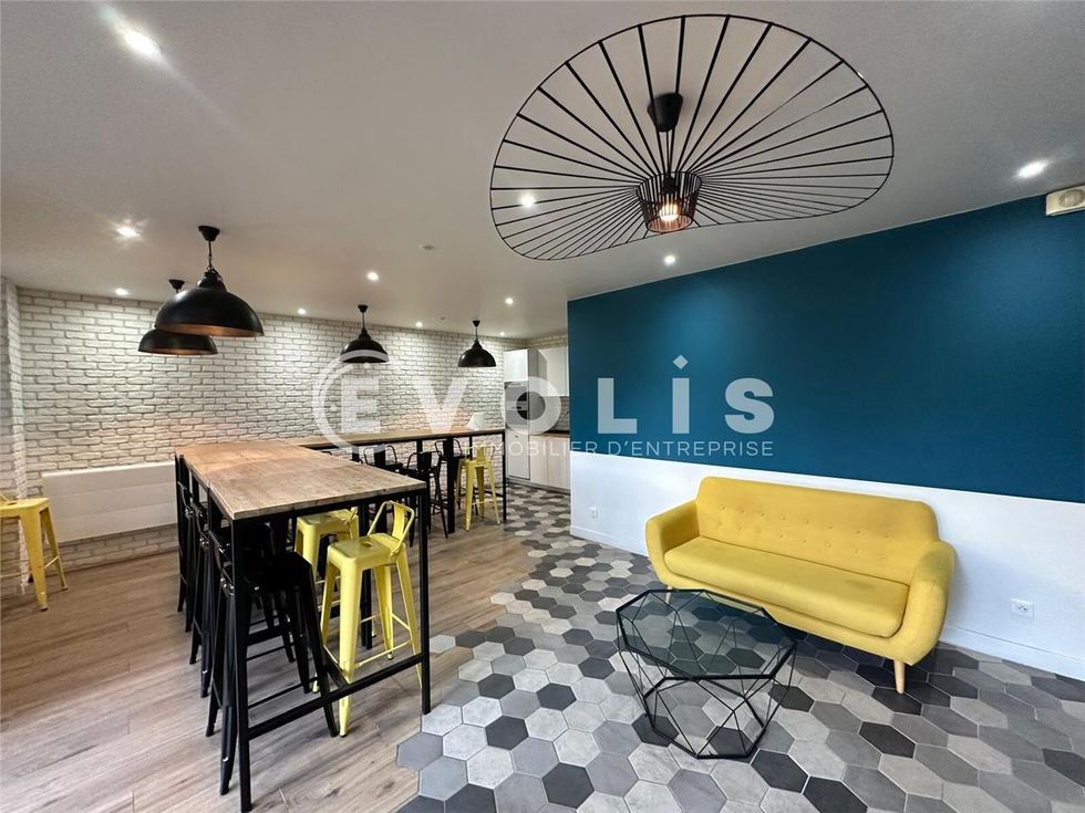 EVOLIS vous propose à la location une surface de
