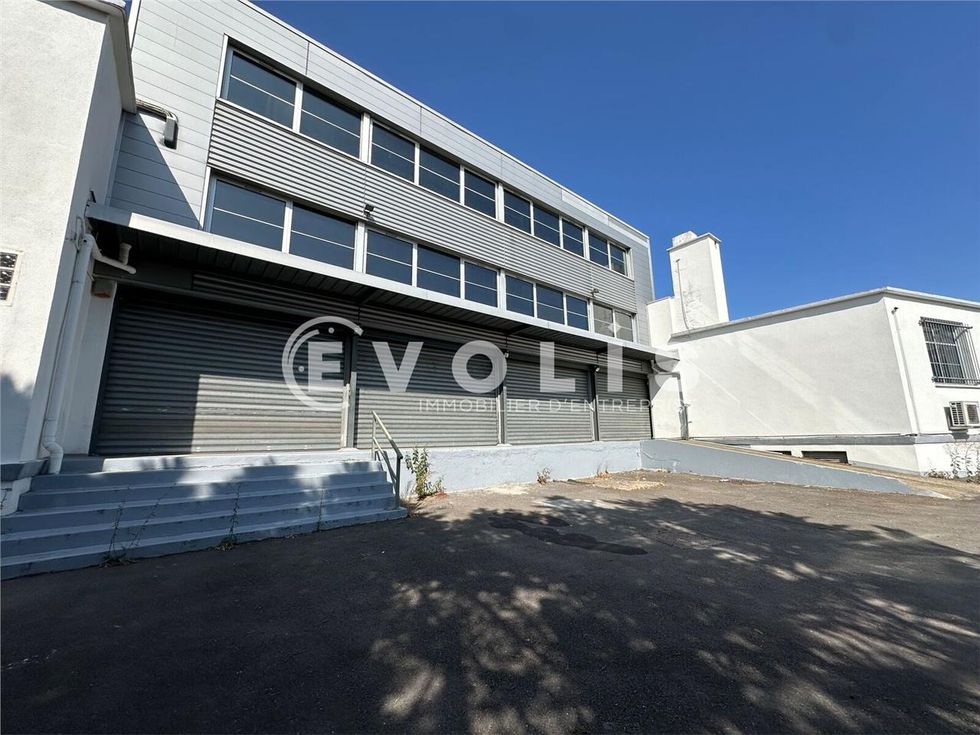 À Nanterre, découvrez un bâtiment indépendant de