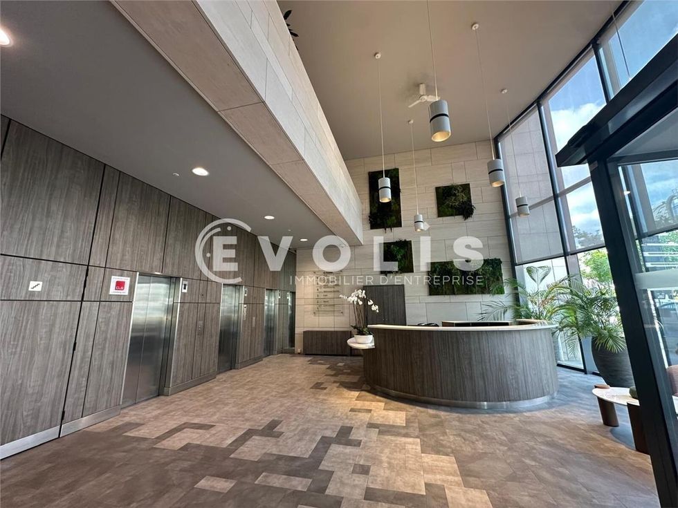 EVOLIS vous propose à la location 927 m² de burea